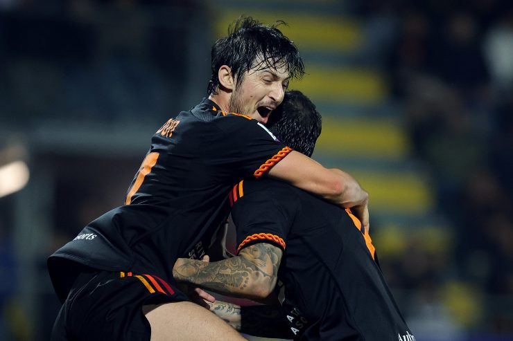 Azmoun esulta dopo il gol segnato con la maglia della Roma - foto ANSA - Sportincampo.it